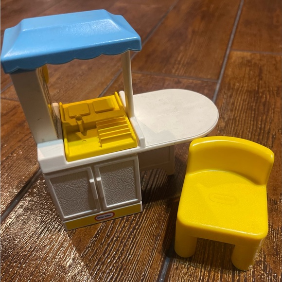 Little Tikes Dollhouse Kitchen Accessories - Picture 4 of 5